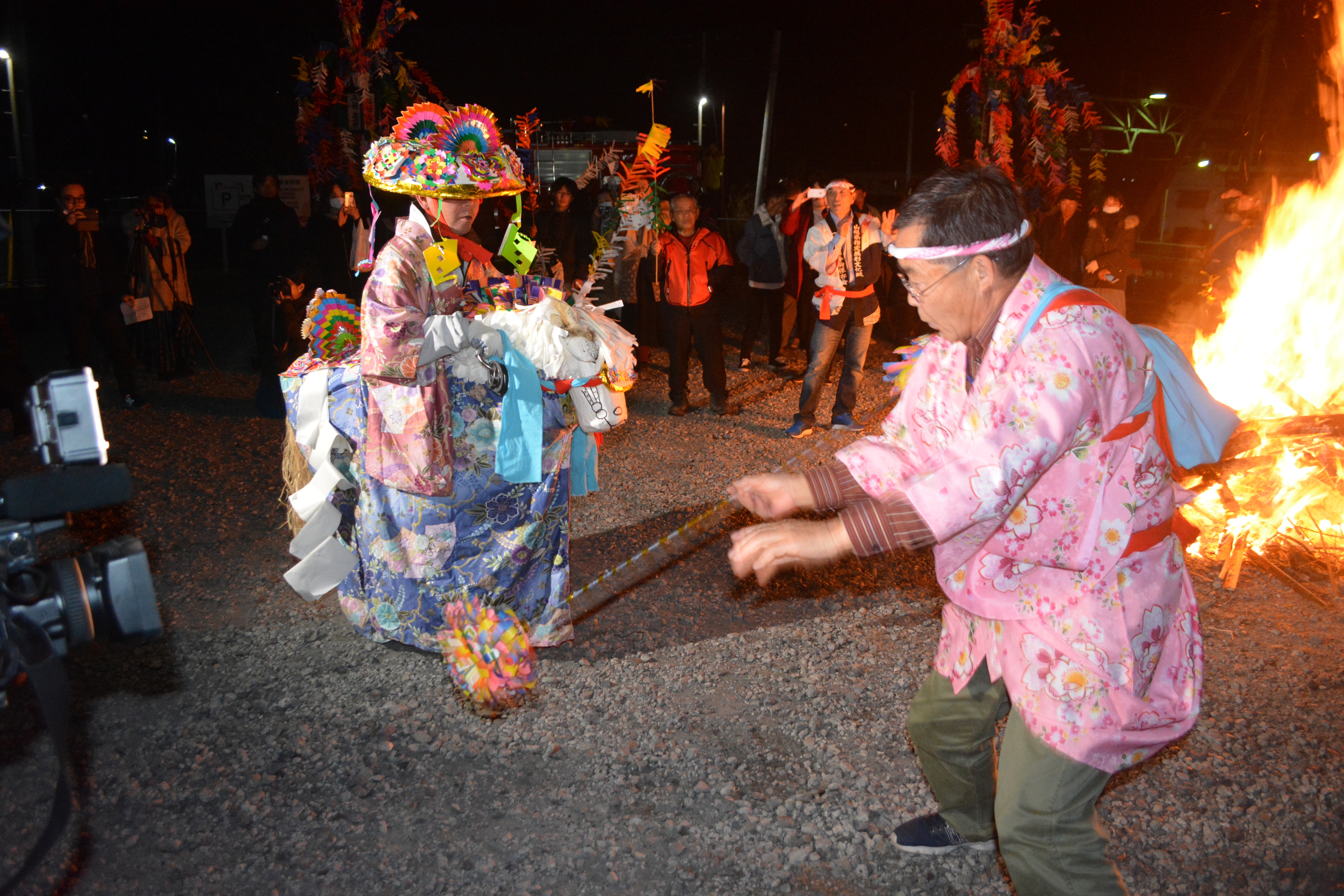 道祖神場でのウマオドリ（2018年撮影）