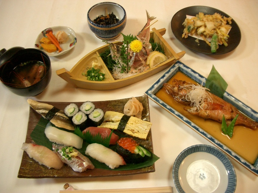 路地びわ　昼食